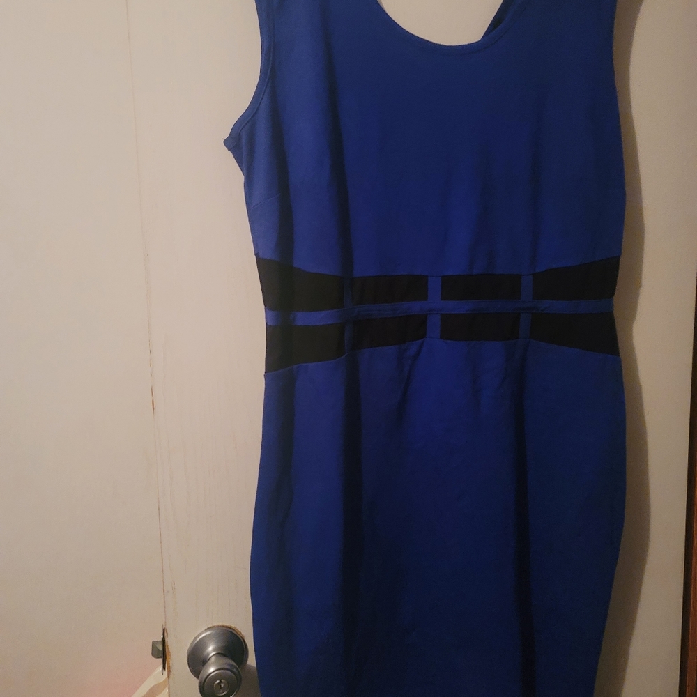 Plus Size Ashley Stewart Blue & Black Midi Dress Size 20. Very comfortable. - Picture 3 of 11